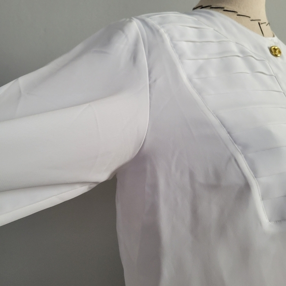 Vintage white Pleated Button Down top - Picture 2 of 11